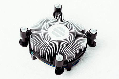 File:Intel extreme boxed cooler for socket lga1366 top view imgp1395 smial  wp.jpg - Wikimedia Commons